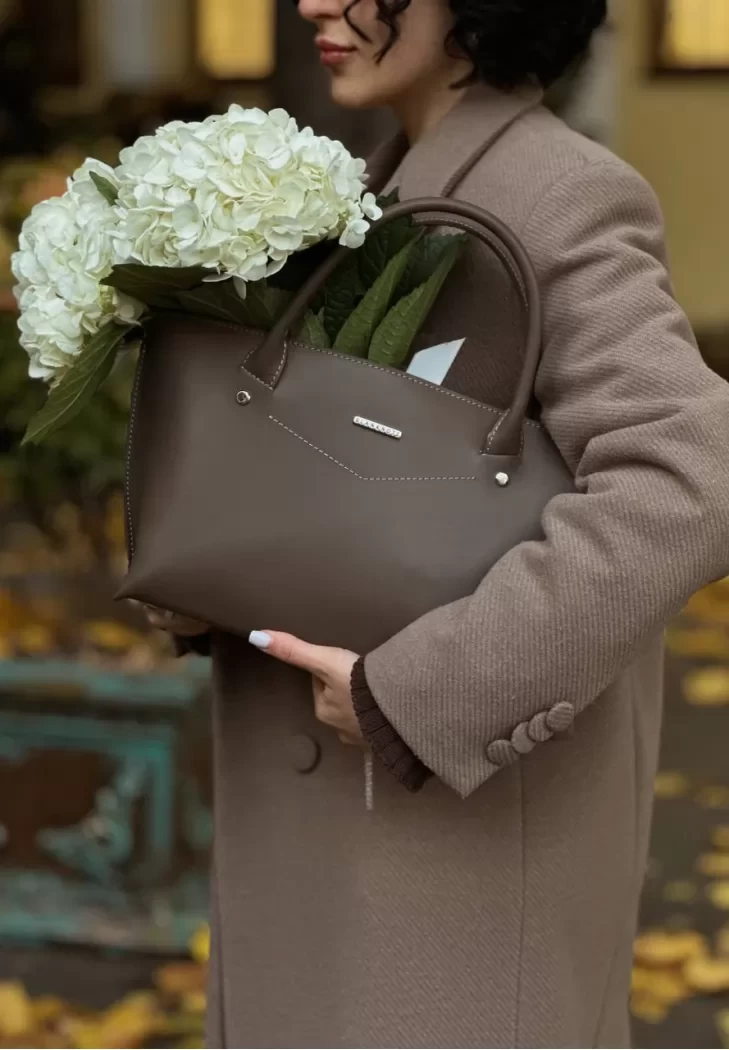 Жіноча шкіряна сумка Midi темно-бежева - BN-BAG-24-beige
